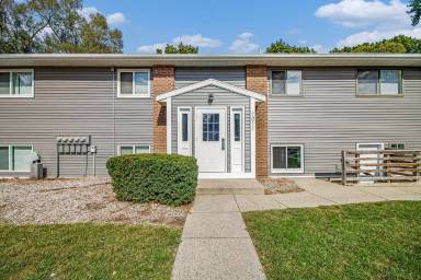 Main picture of Maple Leaf Apartments