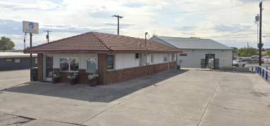 Main picture of 1036 W Broadway Ave