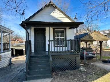 Main picture of 3979 Trevor Ave