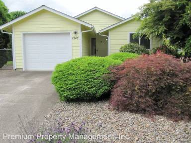 Main picture of 1247 Arabian Ave SE