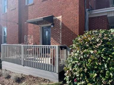 Main picture of 668 E Main St