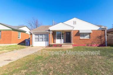 Main picture of 3808 N Drexel Blvd