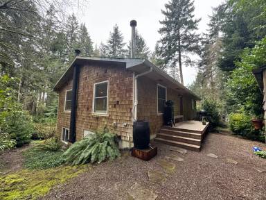 Main picture of 28635 Vashon Hwy SW