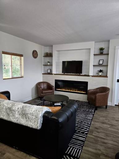 Main picture of 43143 Riverview Dr