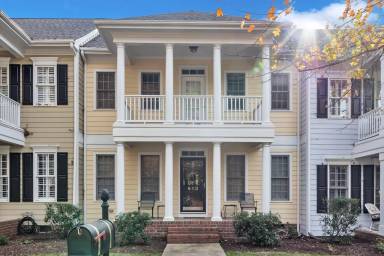 Main picture of 613 Battery Walk Ln