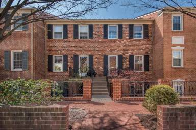 Main picture of 3205 Sutton Pl NW