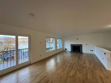 Main picture of 416 E 3rd St