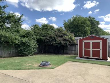 Main picture of 1502 Golf Course Dr
