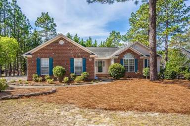 Main picture of 30 Bedford Cir