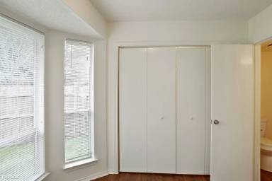 Main picture of 14910 Eagle Run