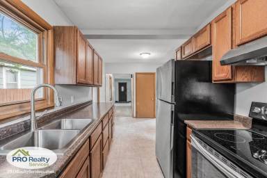 Main picture of 4242 Zane Ave N