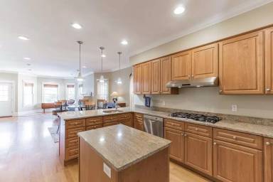 Main picture of 73 Lexington Ave