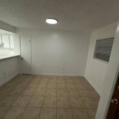 Main picture of 503 E Windsor Rd