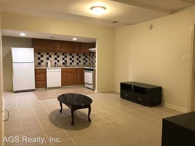 Main picture of 1711 35th St NW