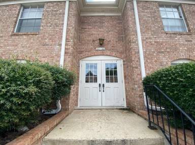 Main picture of Colonial Point Condominiums