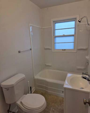 Main picture of 1660 N Payne Ave