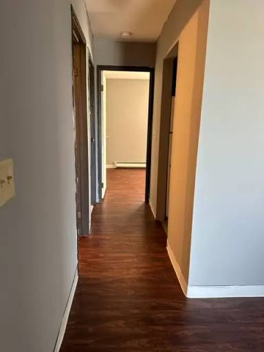 Main picture of 309 W Hawthorne Cir