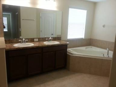 Main picture of 15615 Signature Dr