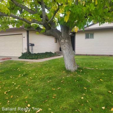 Main picture of 7625 Essex Way