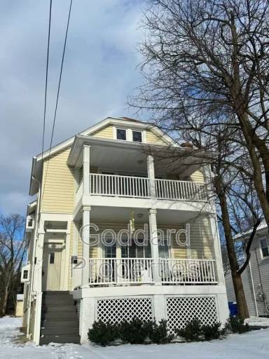 Main picture of 414 E Lake Ave