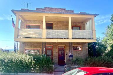 Main picture of 1014 W Park St