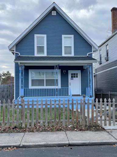 Main picture of 319 Midland Ave