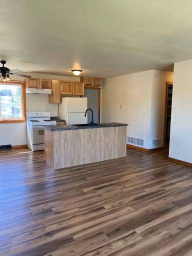 Main picture of 1202 Mosinee Ave