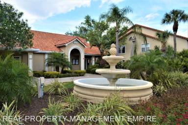 Main picture of 4021 Crockers Lake Blvd