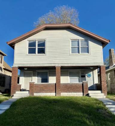 Main picture of 1339 N Dearborn St