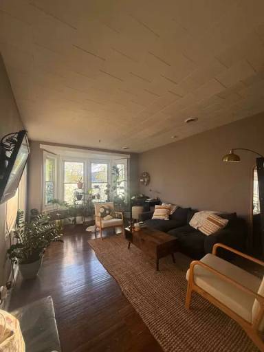 Main picture of 490 Linwood Ave