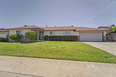 Main picture of 1450 Peach Tree Ln