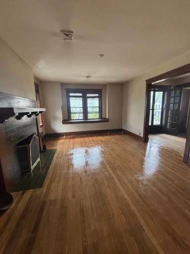 Main picture of 1013 College Ave
