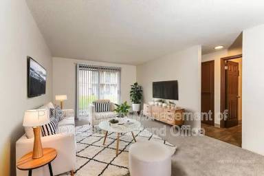 Main picture of 14140 NE Sandy Blvd