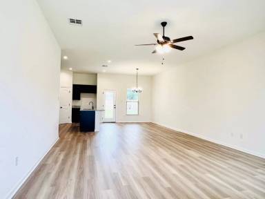 Main picture of 204 Vagabond Way