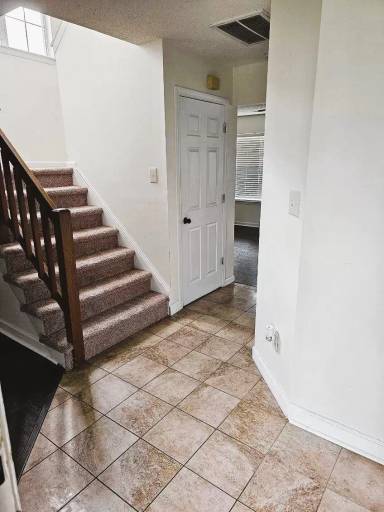 Main picture of 2077 Maple Leaf Cres