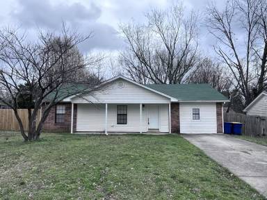 Main picture of 14 Jay Cir