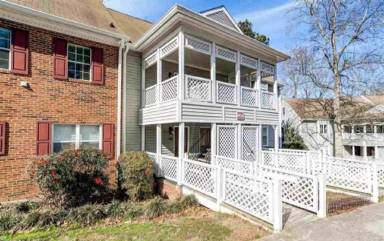 Main picture of 405 Gooseneck Dr