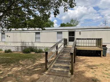 Main picture of 580 Old Cemetery Rd