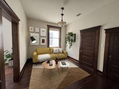 Main picture of 201 S Main St