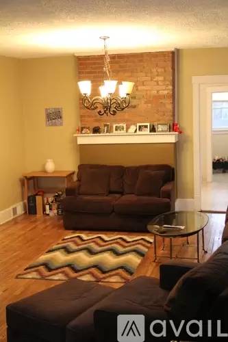 Main picture of 2317 Sherbrook St