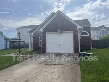 Main picture of 5629 Hyacinth Way