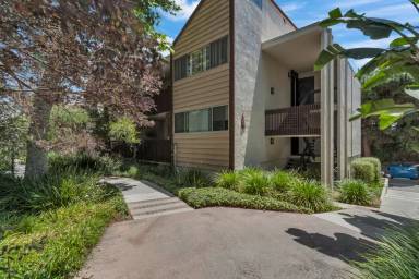 Main picture of 6050 Canterbury Dr