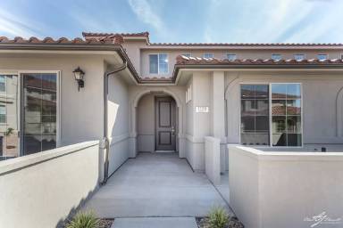 Main picture of 1129 N Tesoro Aly