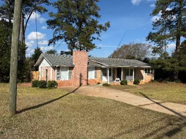 Main picture of 505 E McIntosh Rd