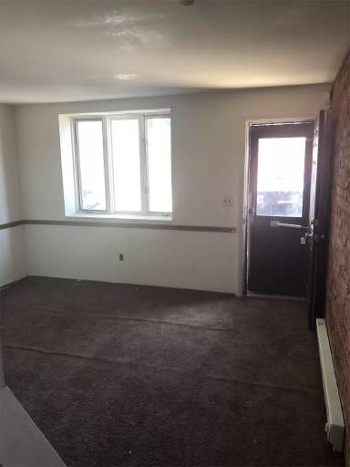 Main picture of 709 S Van Buren St
