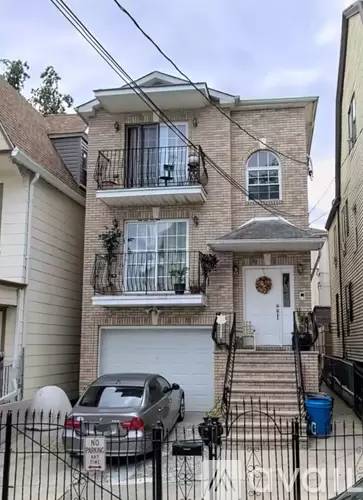 Main picture of 60 Arlington Ave