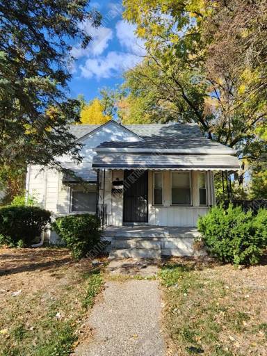 Main picture of 8481 Stahelin Ave