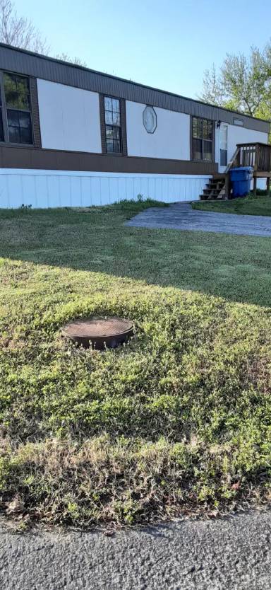 Main picture of 423 Golden Acres Dr