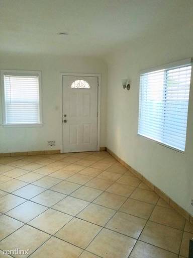 Main picture of 930 S Arizona Ave