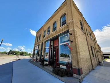 Main picture of 445 Broad St